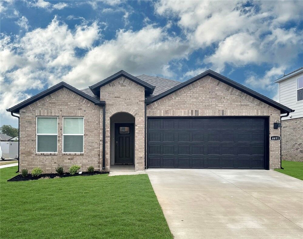 Property Photo:  4791 W Folsom Street  AR 72704 