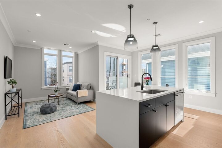 Property Photo: 109 Prospect St 205 MA 02143