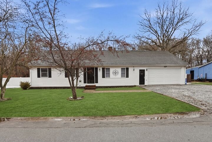 Property Photo:  8 Sweet Apple Tree Ln  MA 01952 