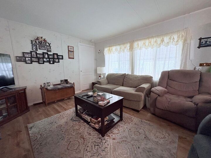 Property Photo: #4 1 Street E AB T0J 2J0