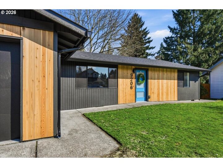 Property Photo:  9206 NE 75th St  WA 98662 