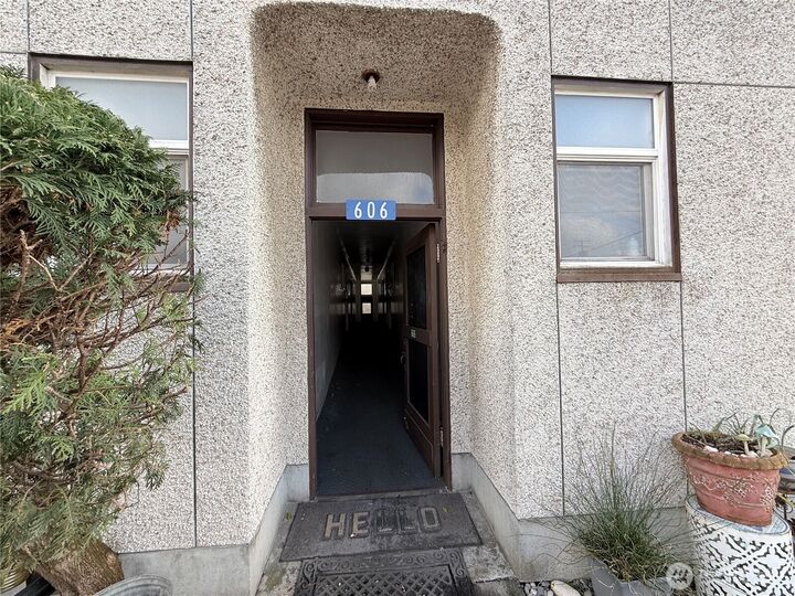 Property Photo:  606  Greenleaf Avenue  WA 98233 