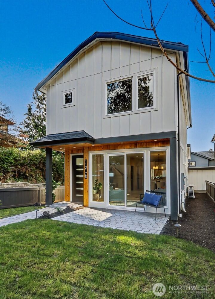 Property Photo:  11217 NE 95th Street B  WA 98033 