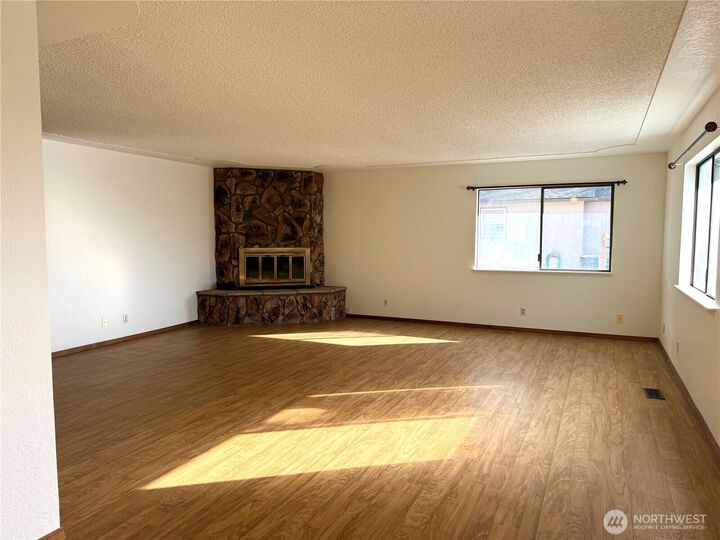Property Photo: 1427 Wilkenson Street OR 97862
