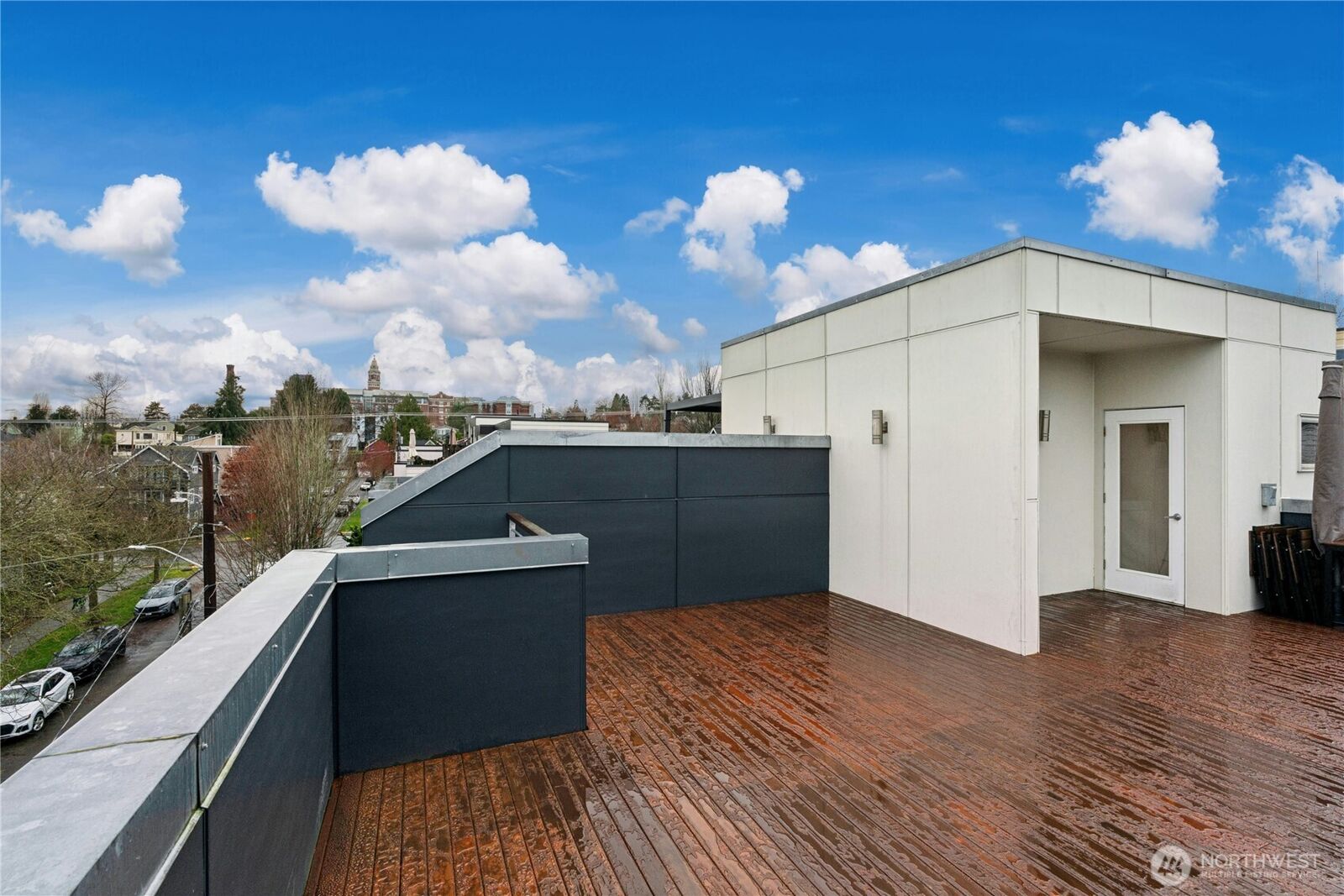 Property Photo:  2114 E James Street  WA 98122 
