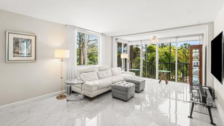 Property Photo:  2010 S Federal Highway 201  FL 33435 