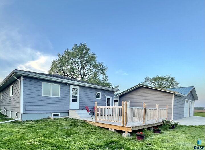 Property Photo: 48358 234th St SD 57028