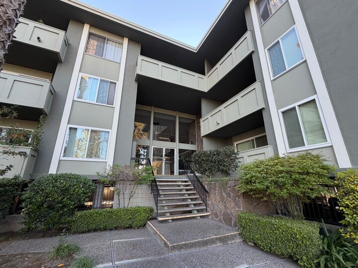 Property Photo: 1458 Hudson Street 217 CA 94061