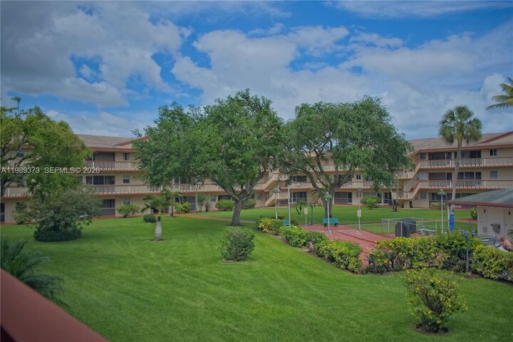 Property Photo:  5300 Washington St F215  FL 33021 