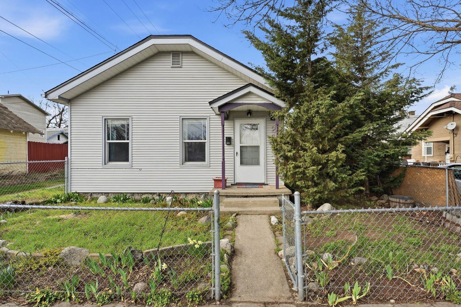 Property Photo:  2415 N Adams St  WA 99025 