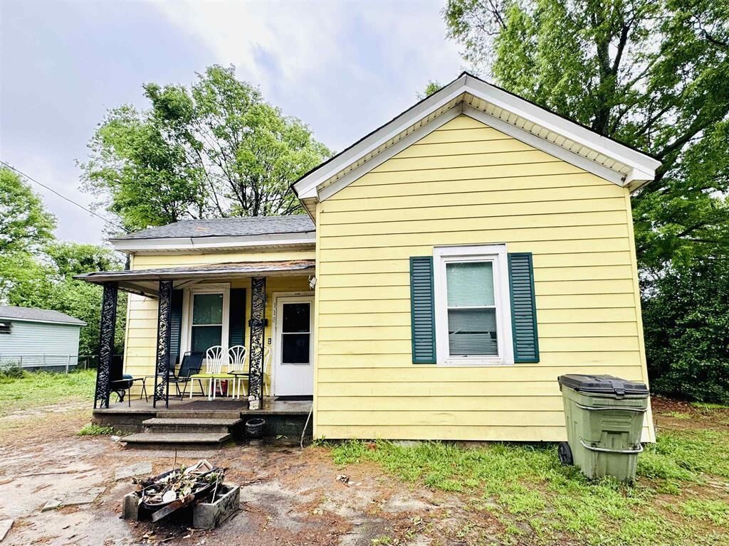 Property Photo: 118 Cherry Street SC 29340
