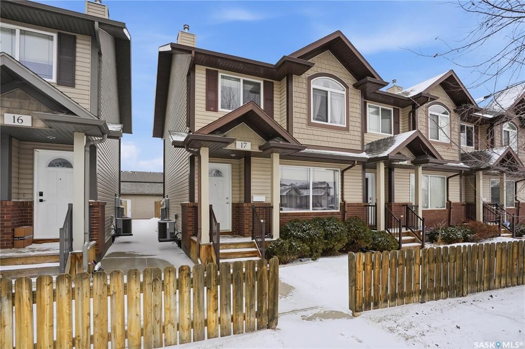 Property Photo: 622 Lamarsh Road 17 SK S7W 1B5