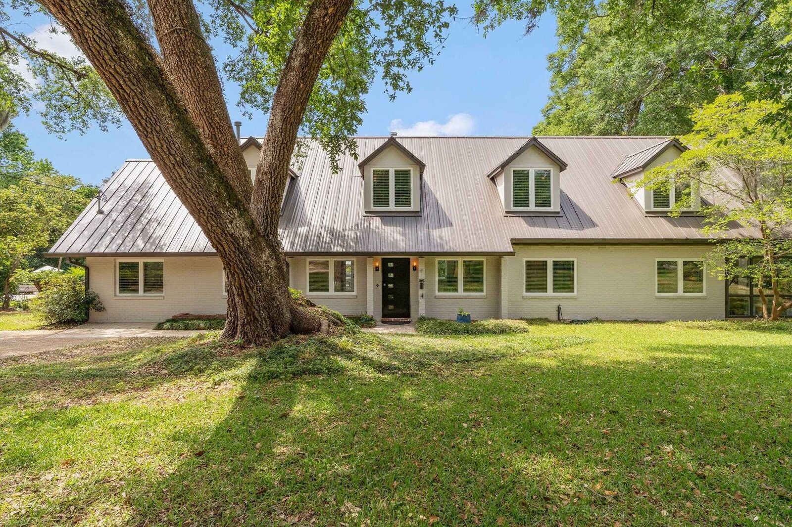 Property Photo: 2012 Lee Avenue FL 32308