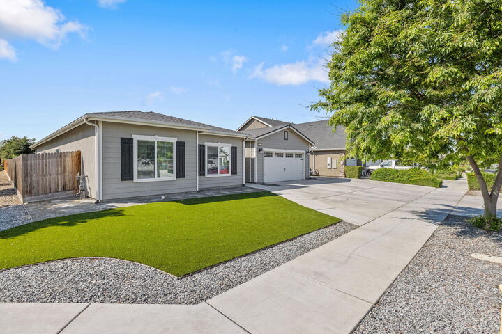 Property Photo: 3723 W Vine Avenue CA 93291