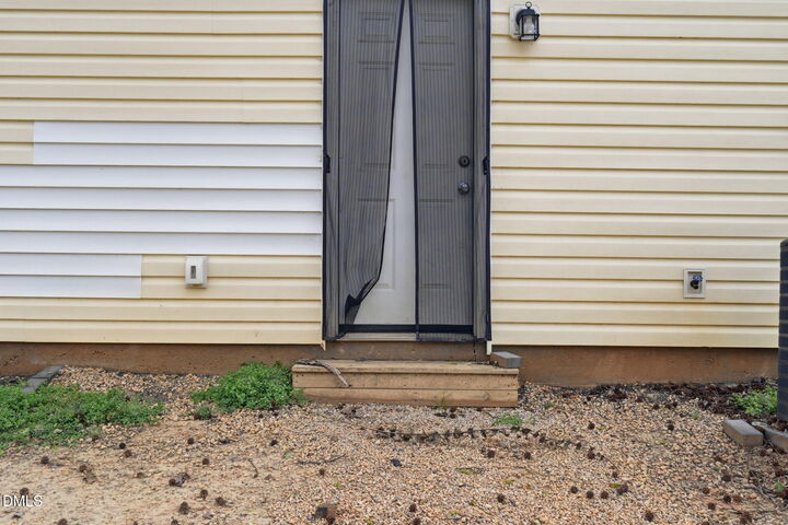 Property Photo:  2826 Herndon Village Way  NC 27610 