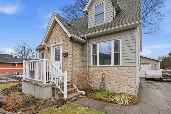 Property Photo:  76 High Street  ON N6C 4J9 