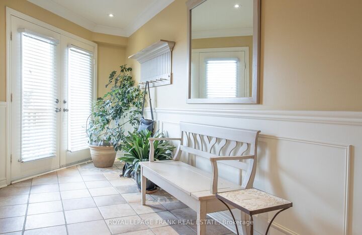 Property Photo: 2940 Lakeview Boulevard ON L1S 1A3