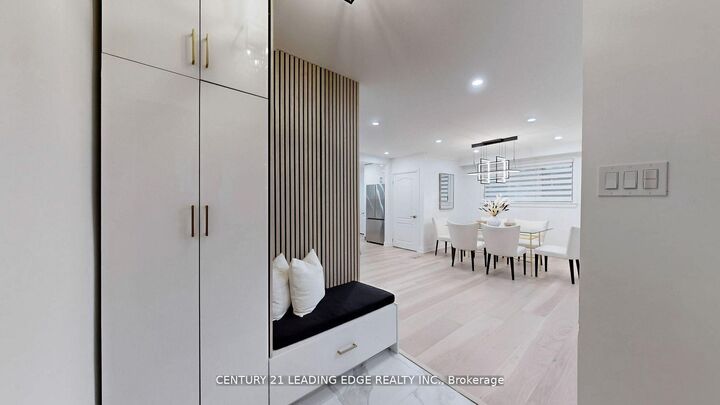 Property Photo:  3070 O'Hagan Drive  ON L5C 2C5 