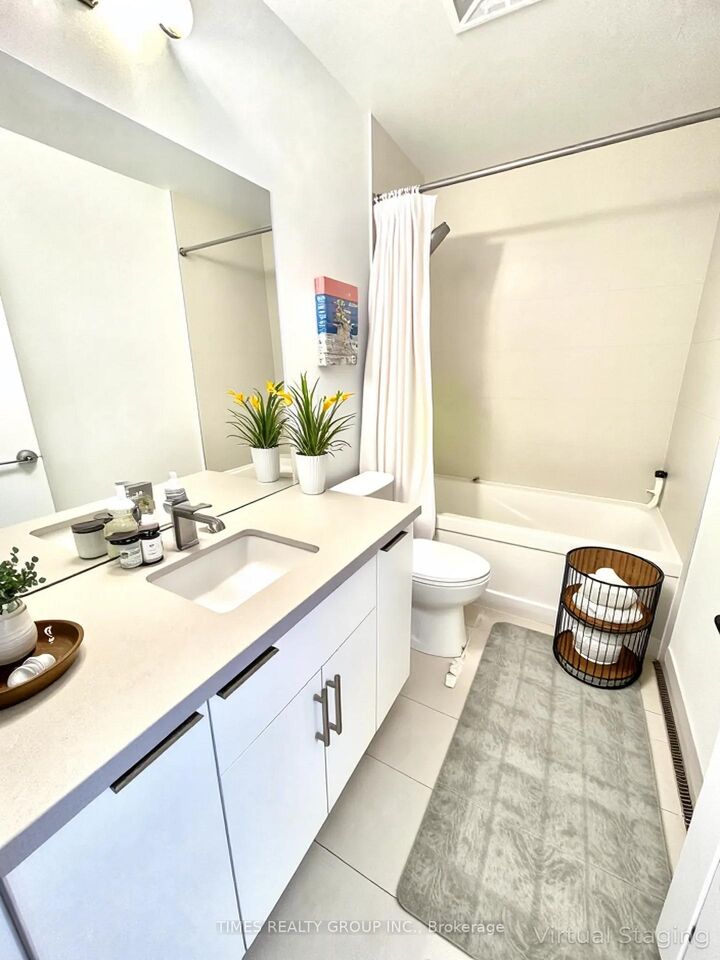 Property Photo: 8 Eglinton Avenue E 2003 ON M4P 1A6