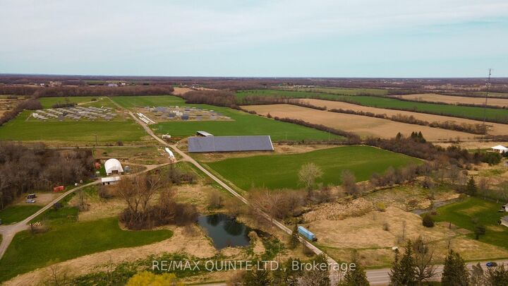 15860 Loyalist Parkway — photo 1