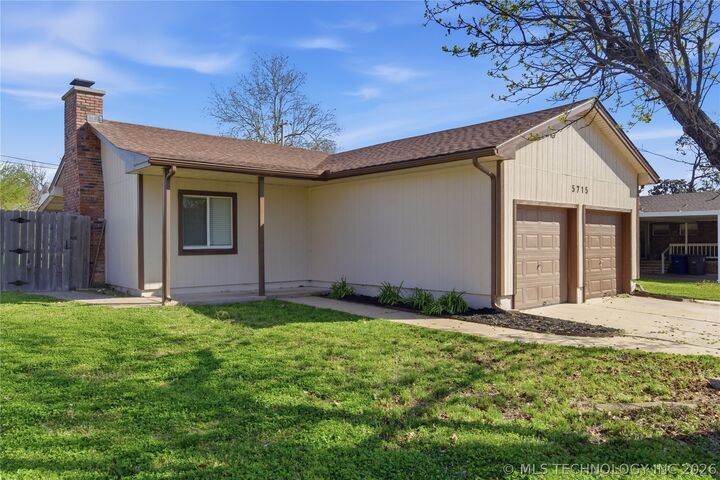 Property Photo:  5715 E 28th Street  OK 74114 