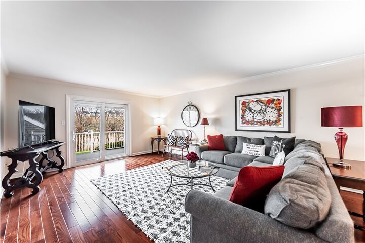 Property Photo:  199 Roscommon Pl  PA 15317 