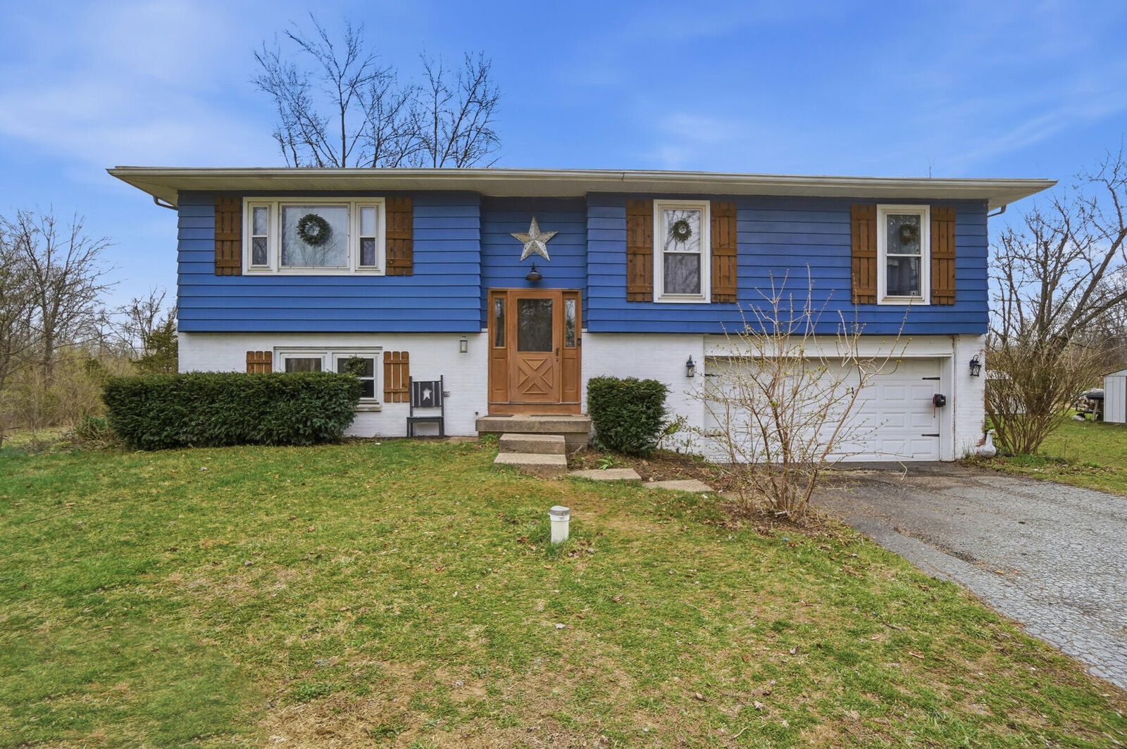 Property Photo: 290 Ginghamsburg Road OH 45371