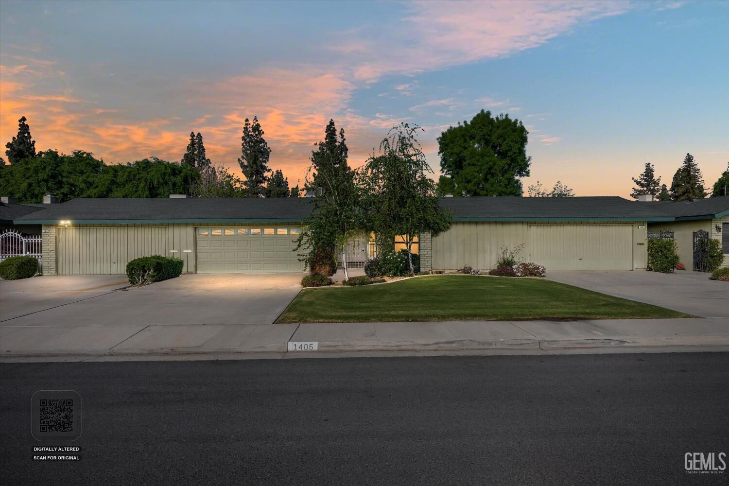 Property Photo:  1405 Thunderbird Street  CA 93309 
