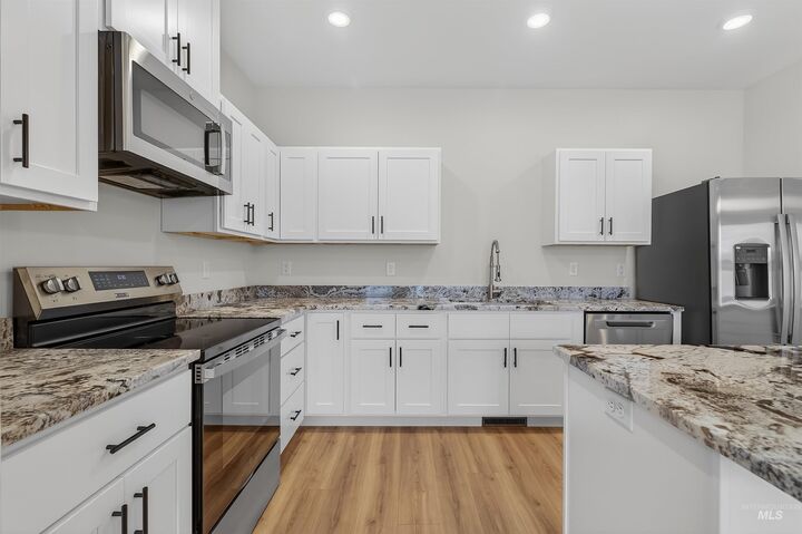 Property Photo:  3714 Slate Court  ID 83501 