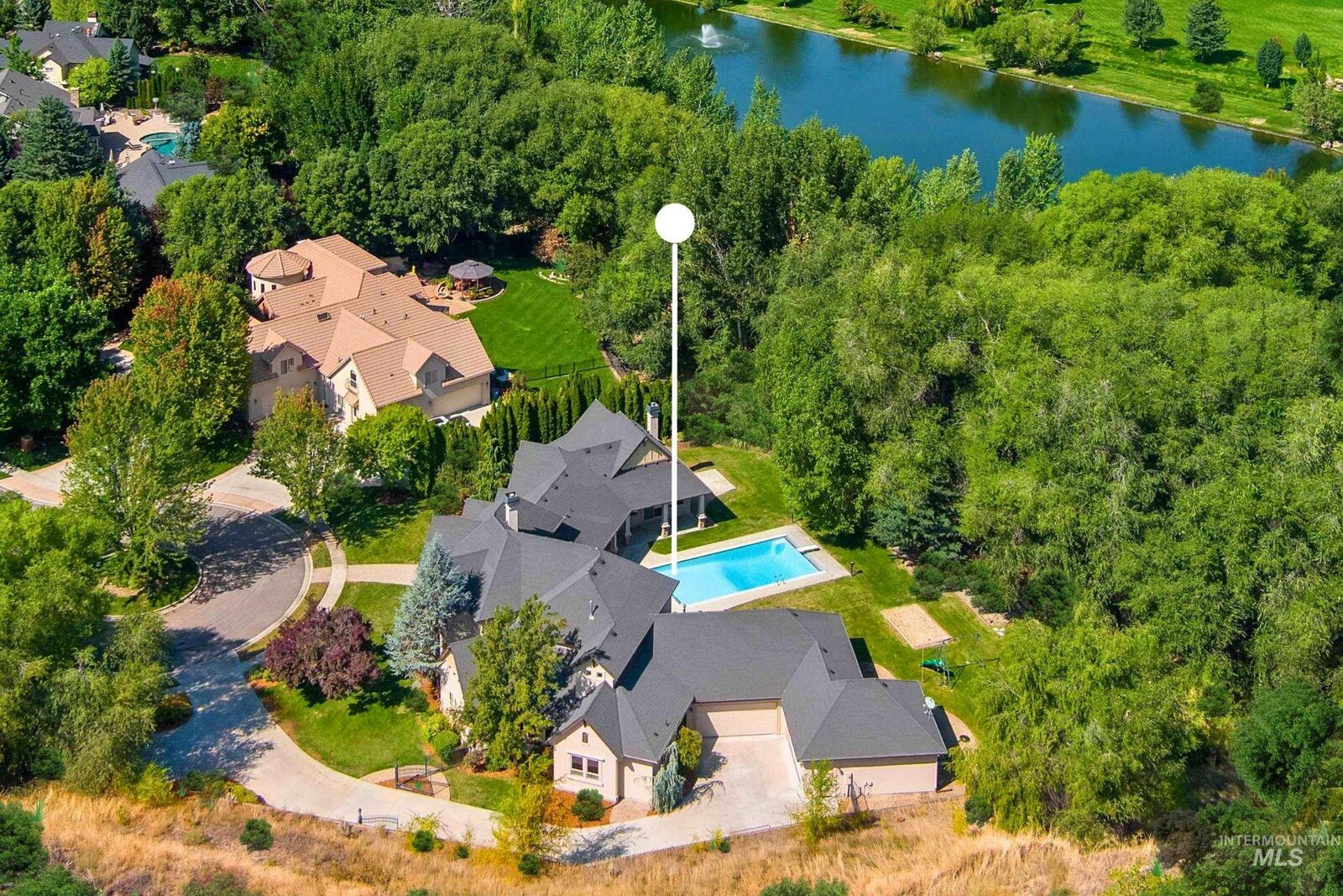 Property Photo: 1450 E Covey Run Ct ID 83616