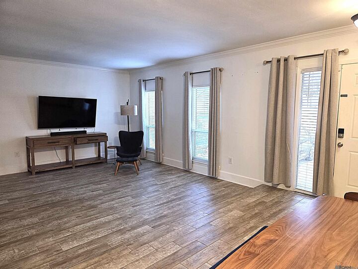 Property Photo:  8155 Jefferson Hwy #206  LA 70809 