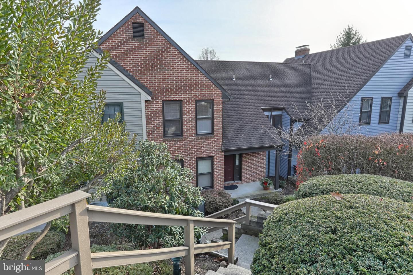 Property Photo:  1127 Wicklow Court  PA 17036 