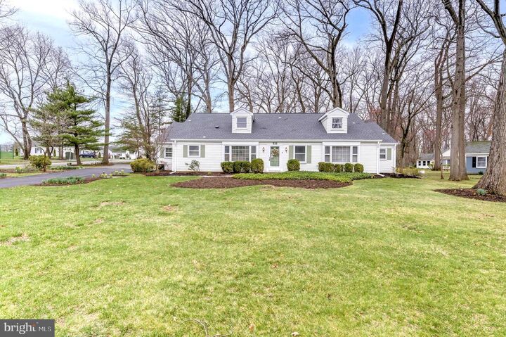 Property Photo:  321 Sharon Way A  NJ 08831 