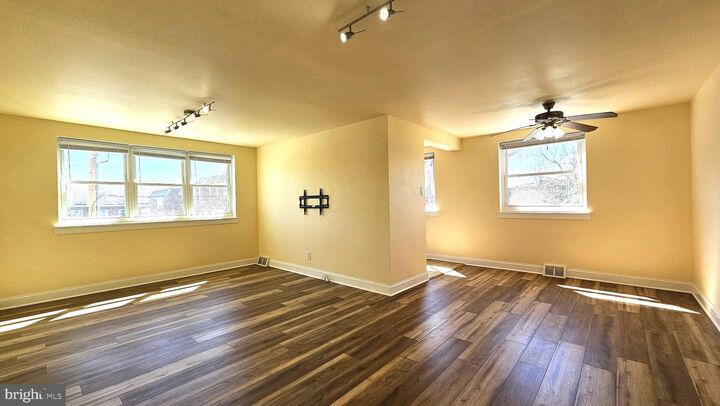Property Photo:  2806 Ryerson Place 1st Floor  PA 19114 