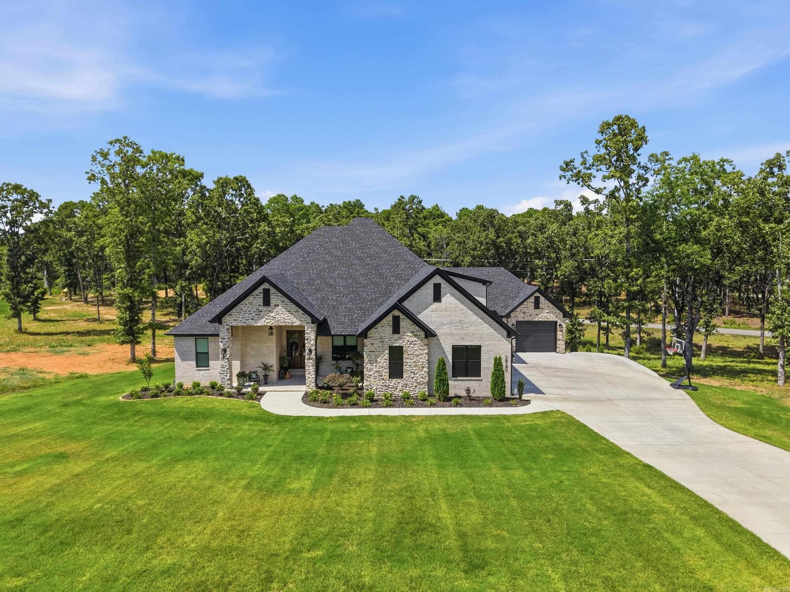 Property Photo: 2940 Orchard View Drive AR 72034