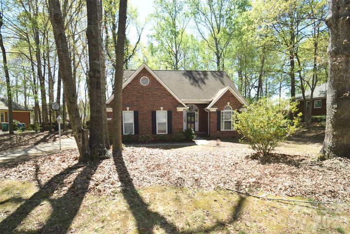 Property Photo:  2336 Mill House Lane  NC 28104 