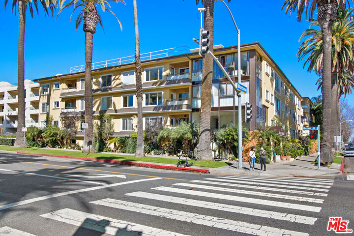 Property Photo:  757 Ocean Ave  CA 90402 