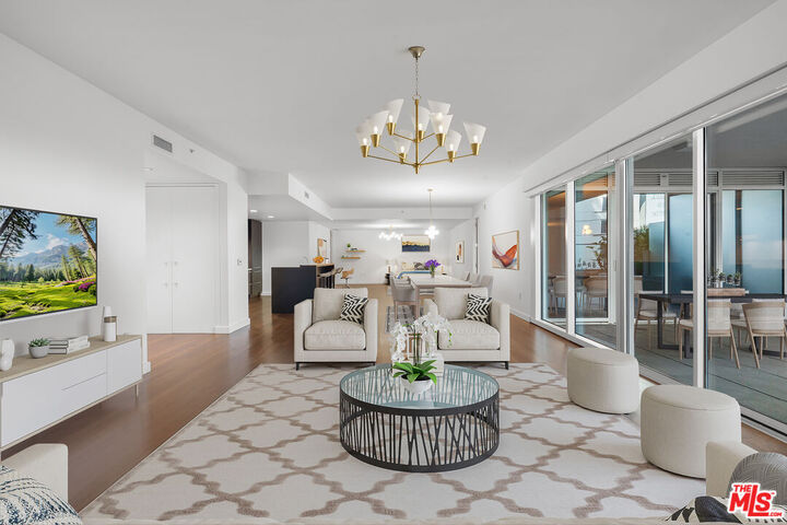 Property Photo:  6250 Hollywood Blvd  CA 90028 