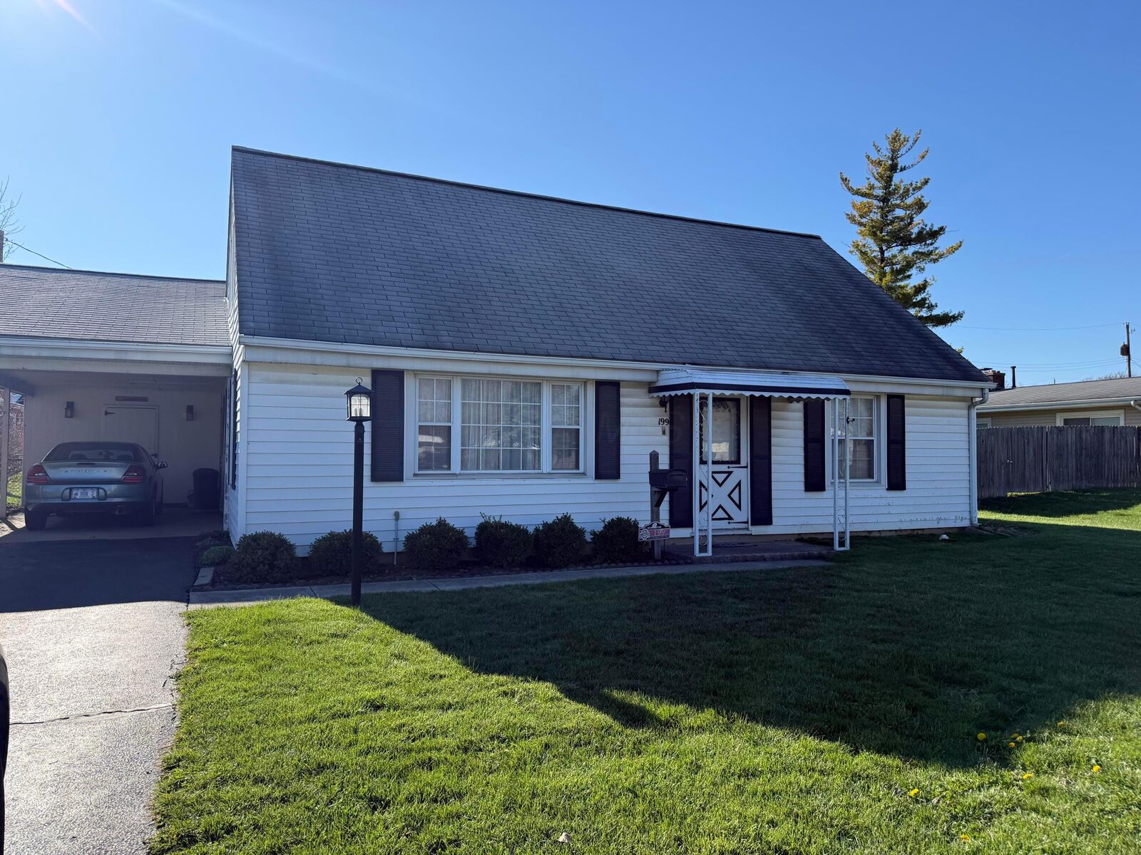 Property Photo: 199 N Murray Hill OH 43228