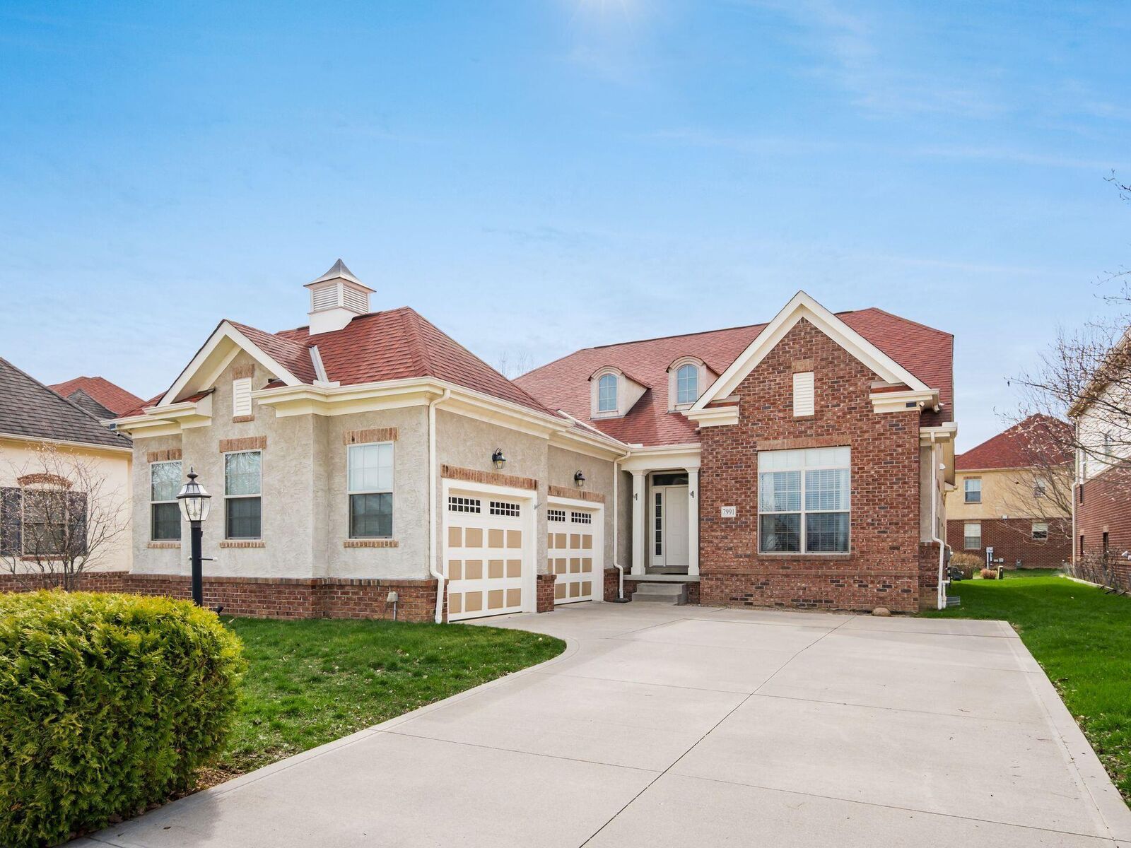 Property Photo: 7991 Oak Meadow Drive OH 43016