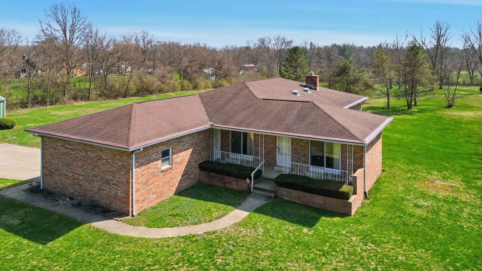 Property Photo: 6395 Royalton Drive OH 43119