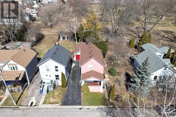 Photo de la propriété:  168 Elliott Avenue  ON L1J 2B1 