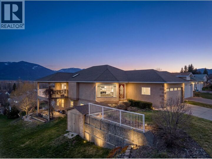 Property Photo: 423 6th Avenue South BC V0B 1G3