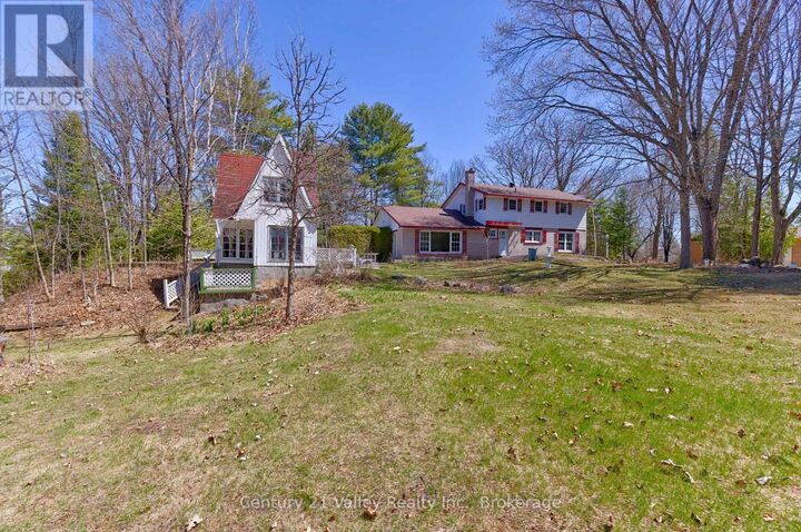 Property Photo: 775 Pinegrove Crescent ON K8A 7E3