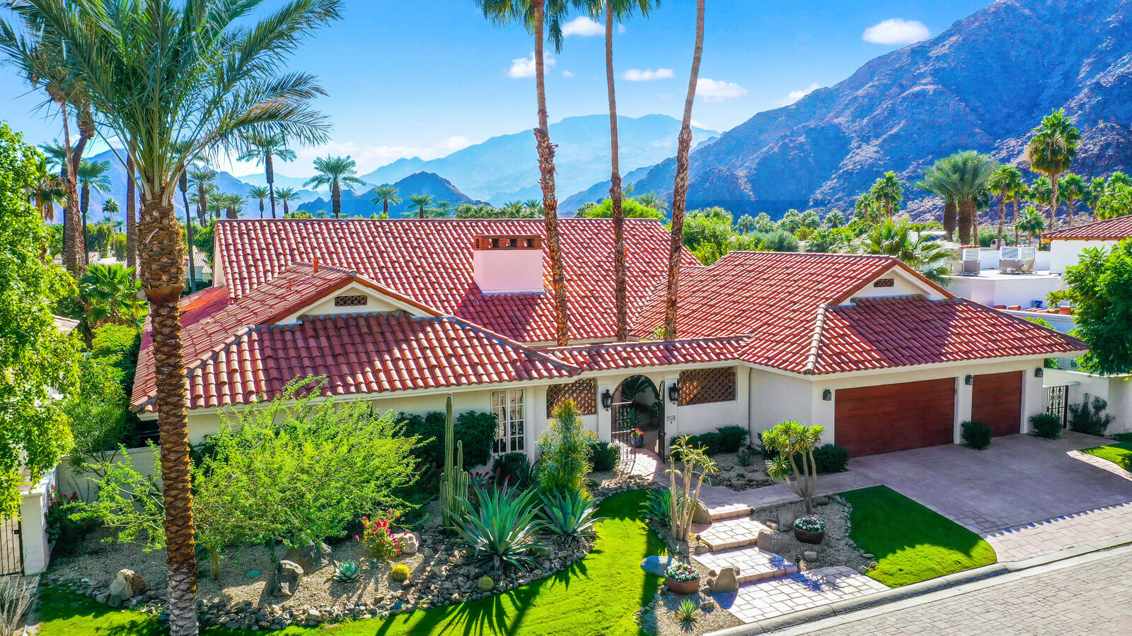 Property Photo: 77175 Avenida Arteaga CA 92253