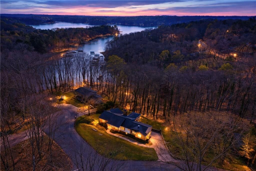 Property Photo:  3302 Hickory  GA 30506 