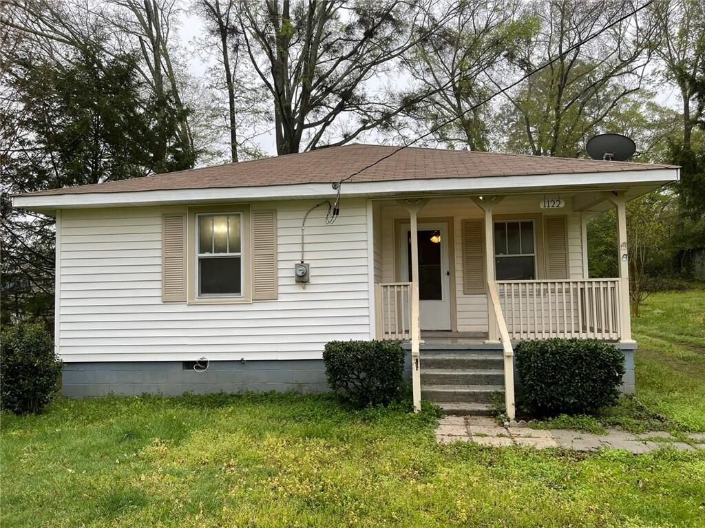 Property Photo: 1122 Dewey Street GA 30223