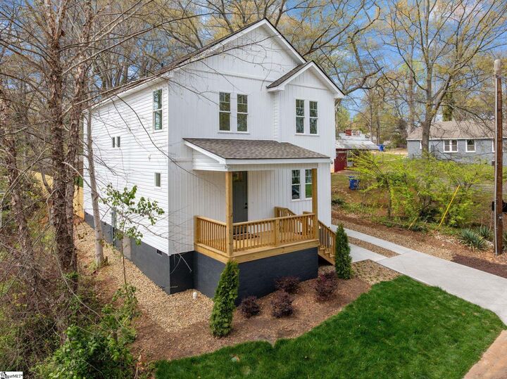 Property Photo:  102 Hilton Street  SC 29607 