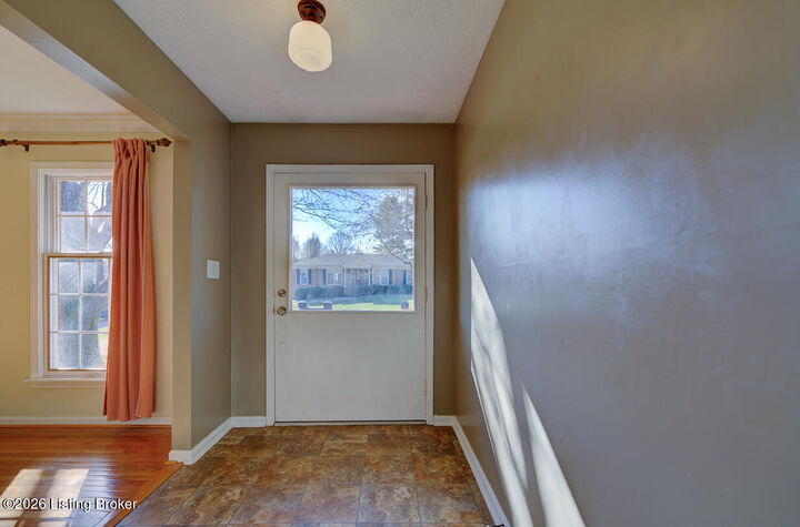 Property Photo: 8605 Longborough Way KY 40299