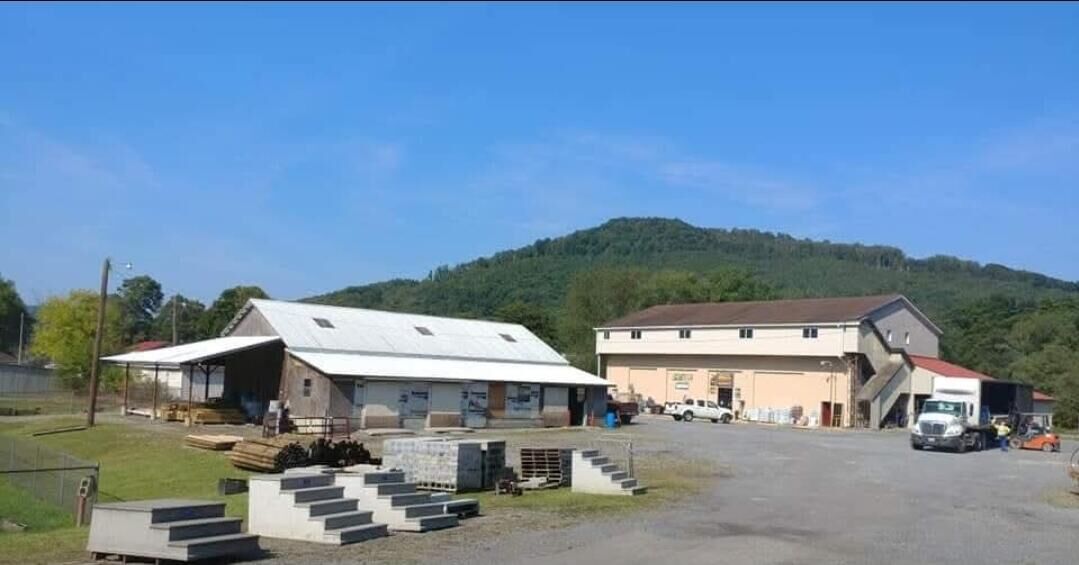 Property Photo:  771 Main St Street  WV 25962 